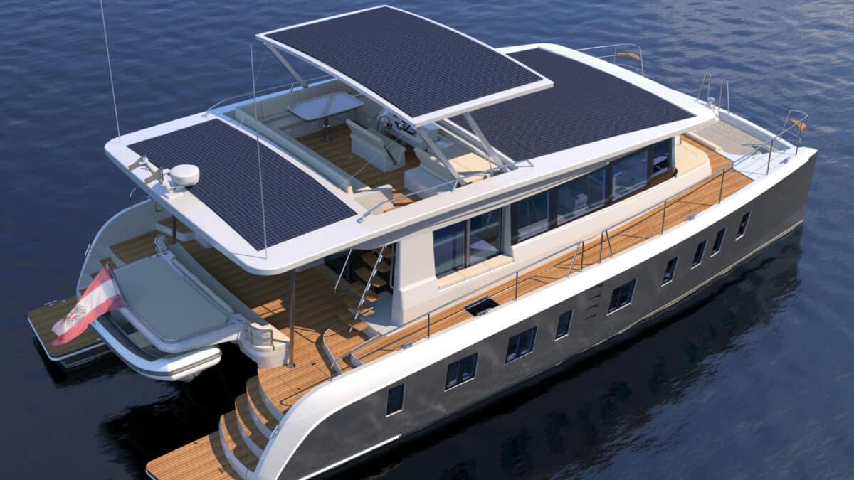 yacht écologique silent 55 panneaux solaires