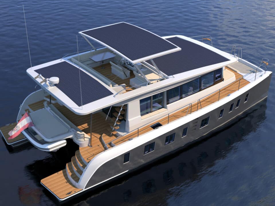 yacht écologique silent 55 panneaux solaires